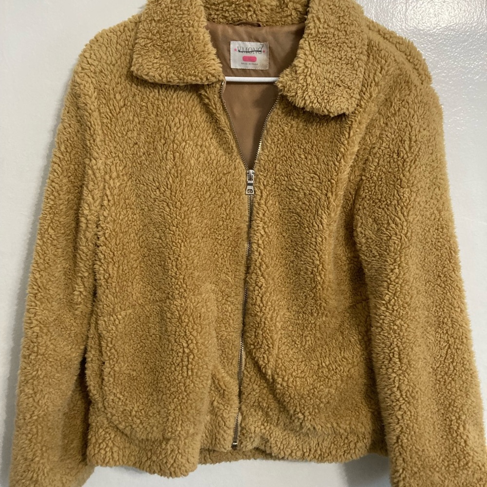 NWOT Vmong size medium Brown Teddy bear jacket